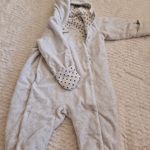 Hnm footed suit 4-6M - Picture 4 of 5
